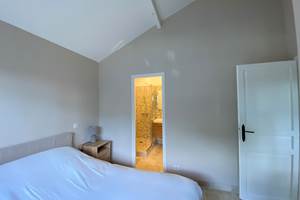 chambre gite - salle de bains