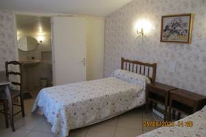 Gite des Oliviers Valros - chambre 2 lits 2