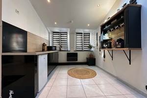 cuisine-moderne-noir-bois