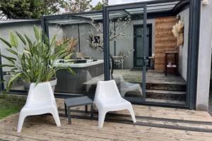 terrasse et abri spa sejour agreeable et luxe