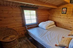 camping-la-perle-creuse-Chalet Mexico-chambre1
