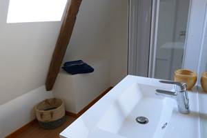 Salle de bain à l'étage