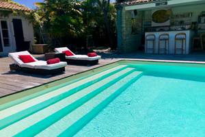piscine cote´ bar