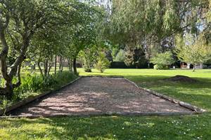 Le terrain de pétanque