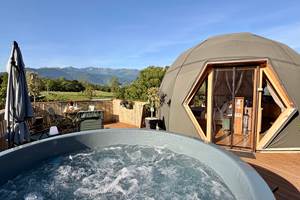Bain nordique avec vue sur les Pyrénées