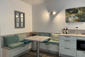 Coin Repas / Travail - Chambre MAUZAC (RDC)