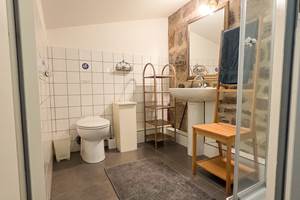 Salle de bain de la chambre 4 lits de Belle Epine