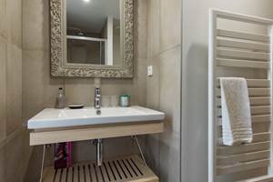 Chambre 1er étage Ouest - dans la salle de bain