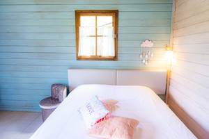 La chambre, Cabane rose