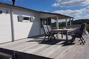 camping-la-perle-creuse-chalet Kentucky-4personnes-terrasse exterieure