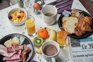 hotel-spa-arradon-salle-petit-dejeuner-sucre-sale-equilibre-buffet-produits-locaux