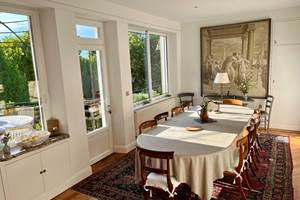 Location saisonnière près d'Angers grande salle à manger 12 convives