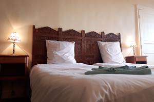Chacun son lit dans la chambre Tournesol