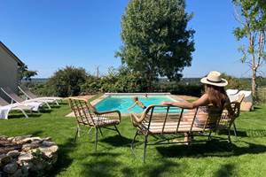 chambres-d-hotes-amboise-maison-chemin-piscine-detente