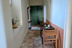 la suite Le Figuier et son espace cosy café ou thé