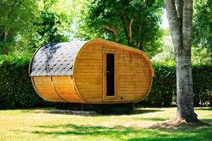 bourgogne-tourisme-campingcar-atypique-original-rivière-tournus-eaunes-cluny-solutré-vignes-vignobles-macon-vélo-randonnée-prochedelyon-france-saoneetloire-famille-avecenfants-allinclusive-messeugne-savignysurgrosnes-cathédrales-brancion-pleinair-camping-restaurant-patrimoine-activités-gastronomie-vins-châteaux-randonnée-convivialité-jeuxpourenfants-animations-bistrot-chaleureux-menu-restauration-cuisinefrançaise-bourguignon-vacances-convivialité-71-voiebleu-voieverte