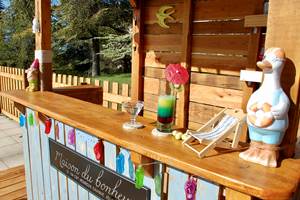 Le bar de la piscine