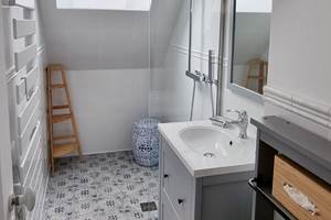 Salle de bain 2 italienne au 1er vue 2 - Grange A Porteau du Domaine des Cyclamens