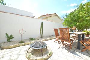 villa-les-salines-flamant-location-appartement-maison-vacances-grau-du-roi-jardin-proche-plage