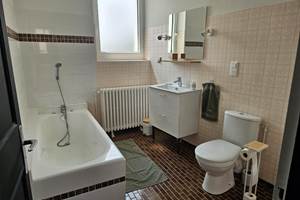 Le Quai d'Neuf — Gîte de groupe en Creuse (15 personnes) -salle de bains à l'étage