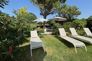 Le Mas Mellou / Chambre Les Dentelles / La Piscine