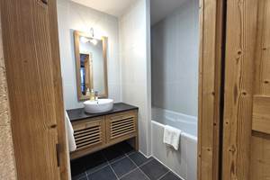 2ème chambre - salle de bain