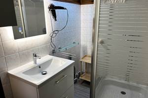 Salle d'eau chambre savoyarde