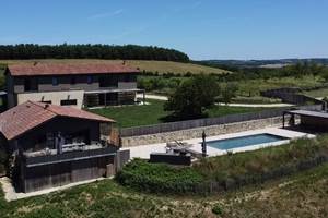 Hitton-séjours-nature-gîte-piscine