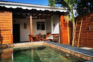 gite-horizon- balisiers-guadeloupe-piscine-carre-deck