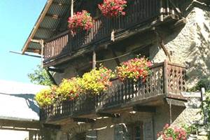 Singuigneret hameau fleuri.