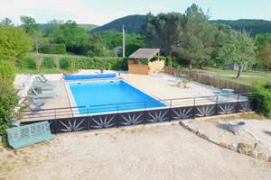 vue sur piscine de la terrasse