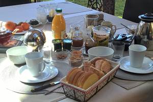 Petit déjeuner dans la véranda
