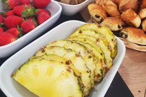 petit-déjeuner-fruits-frais