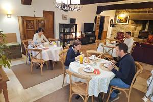 le-petit-déjeuner-bed-and-breakfast-saultchevreuil-villedieu