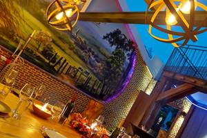 Cour aménagée chaleureuse, privée.