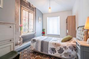 chambre-cosy-lumineuse-gite-authentique-olonzac