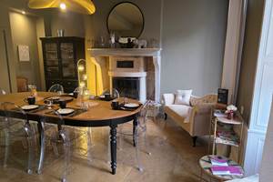 Salle petit déjeuner ou salle de réunion