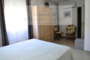 Chambre côté cours gite Artémisia