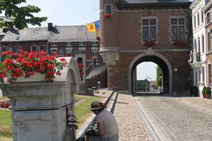 Clermont-sur-Berwinne_Place_fontaine©MT Pays de Herve