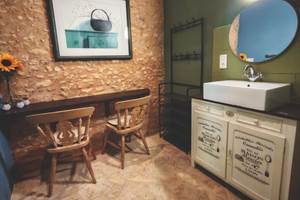 IMG_lepelerin-chambre-salledeau-coincafe_4