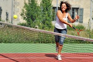Le court de tennis du Domaine de Louveraude en Nouvelle Aquitaine