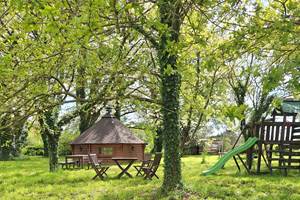 kota-hebergement-insolite-jardin-nature-bretagne.jpg