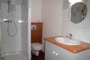 salle de bain à l'étage