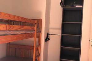 Les Mazets du Rouret - L'Olivier chambre enfants dressing