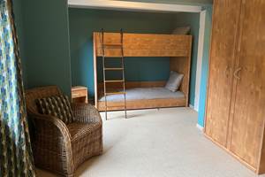 2ème étage - Chambre verte - 2 personnes + lit superposé