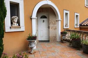Entrée maison d'hôtes