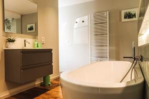 Gi^te Maud Neuprez. 10-25 BOOKING HD-6