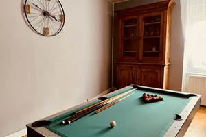 salle à manger avec table/billard