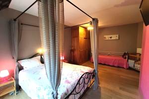 Grande chambre pour quatre personnes sans oublier bébé