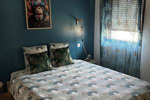 chambre lit de 160 avec penderie et rangement